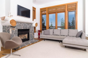 THE RIDGE 21 3 Bed3 Bath Luxury Townhouse Ski-InOut Hot Tub Parking Incl